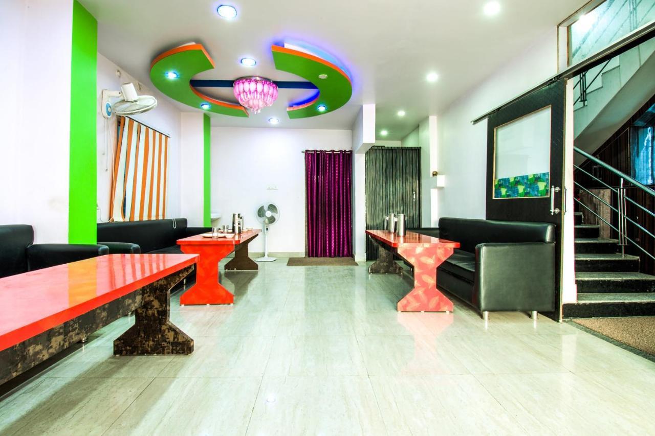 Oyo 14993 Rp Palace Danapur Экстерьер фото